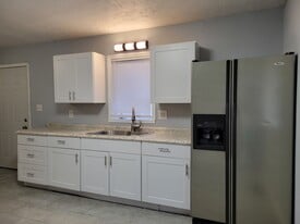 Building Photo - 7404 E 34th Plz