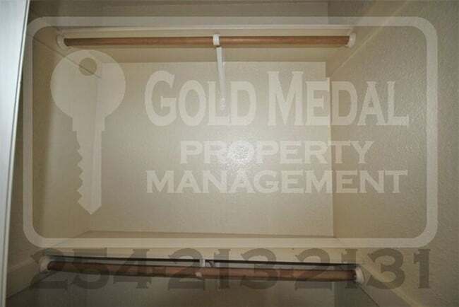 Building Photo - 4500 Sylvia Dr