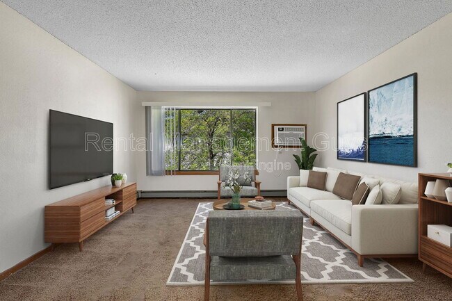 Primary Photo - 133 Cedar Ct E