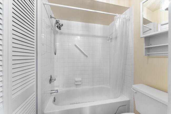 Building Photo - 8000 Lagos De Campo Blvd