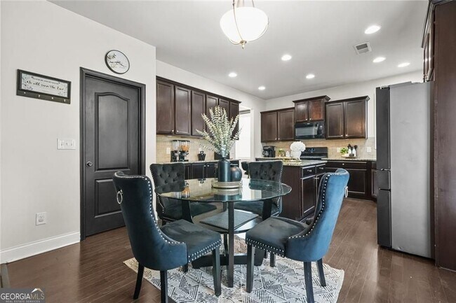 Building Photo - 4079 Broadmoor Ct SW