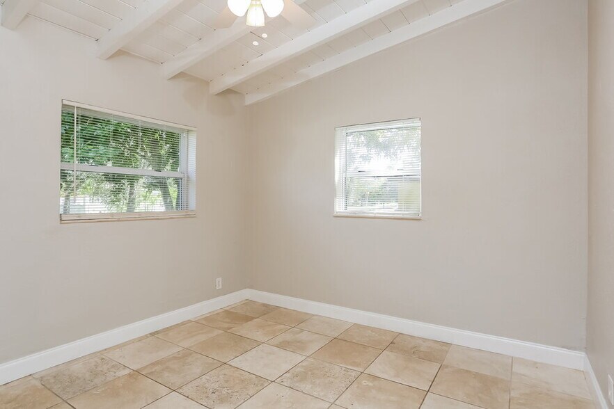 Building Photo - 1616 NW 16th St