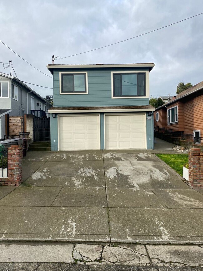 Building Photo - 3907-3909 Nevil