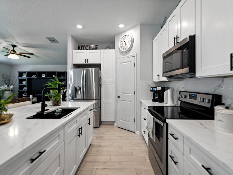 Building Photo - 149 Cascade Bend Dr
