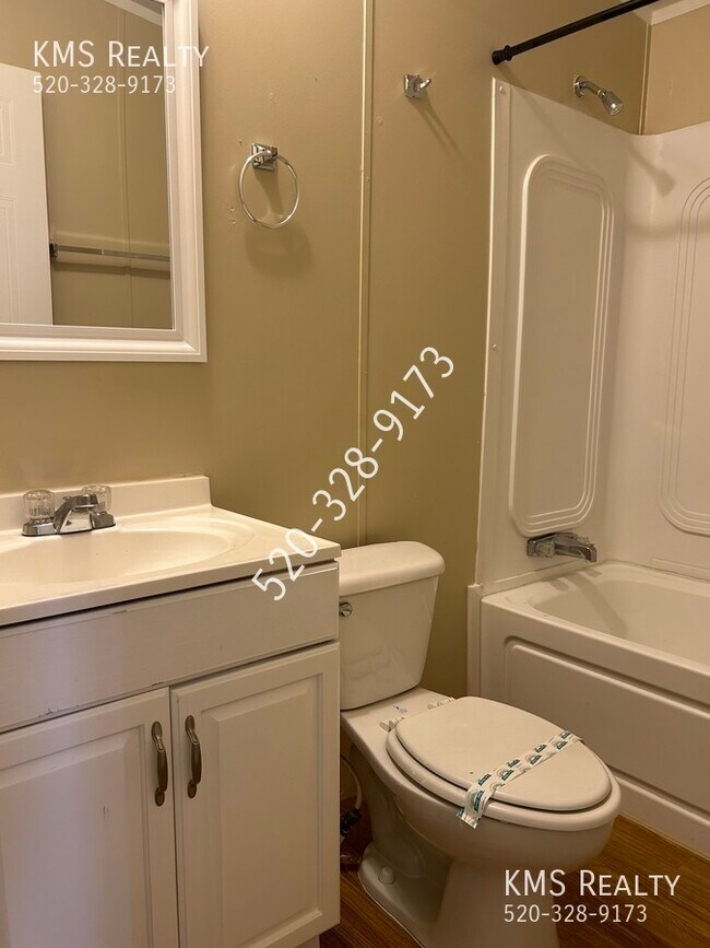 Building Photo - 6269 S Randall Blvd