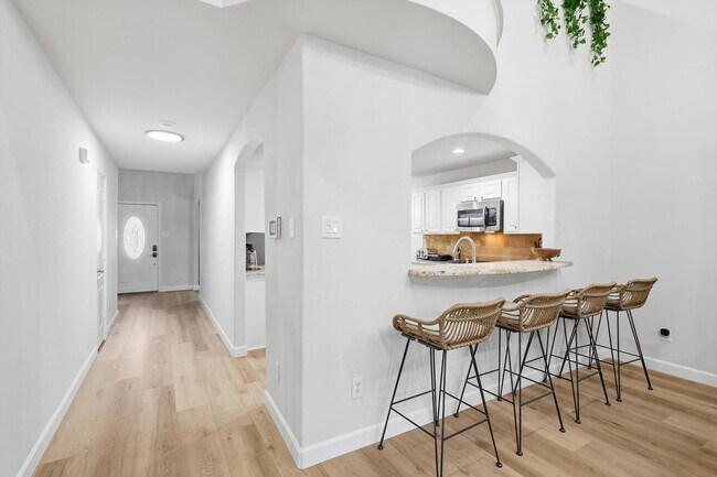 Building Photo - 2831 Rosewood Blvd