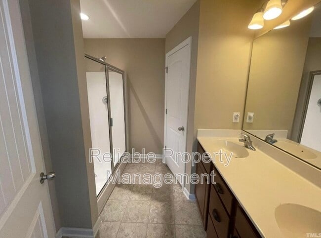 Building Photo - 1015 Grand Ridge Dr