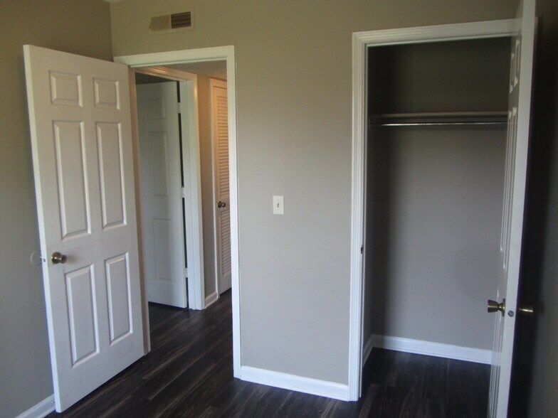 Building Photo - 146 Indiana Ave