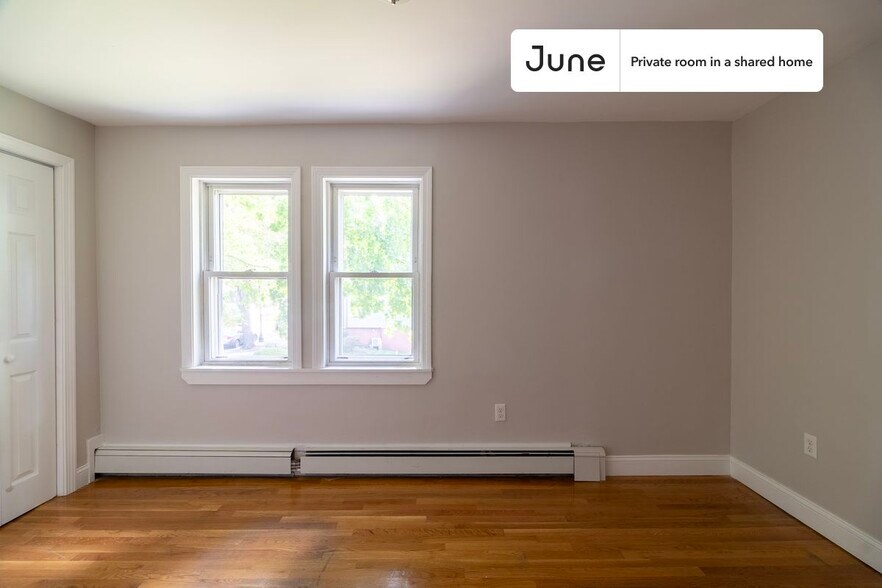 Building Photo - Room in Shared 5 bed/1.5 bath home