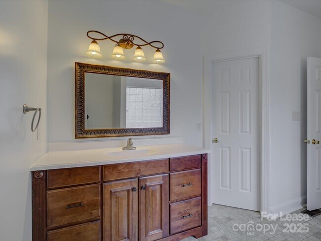 Building Photo - 4405 Sugar Cane Ct