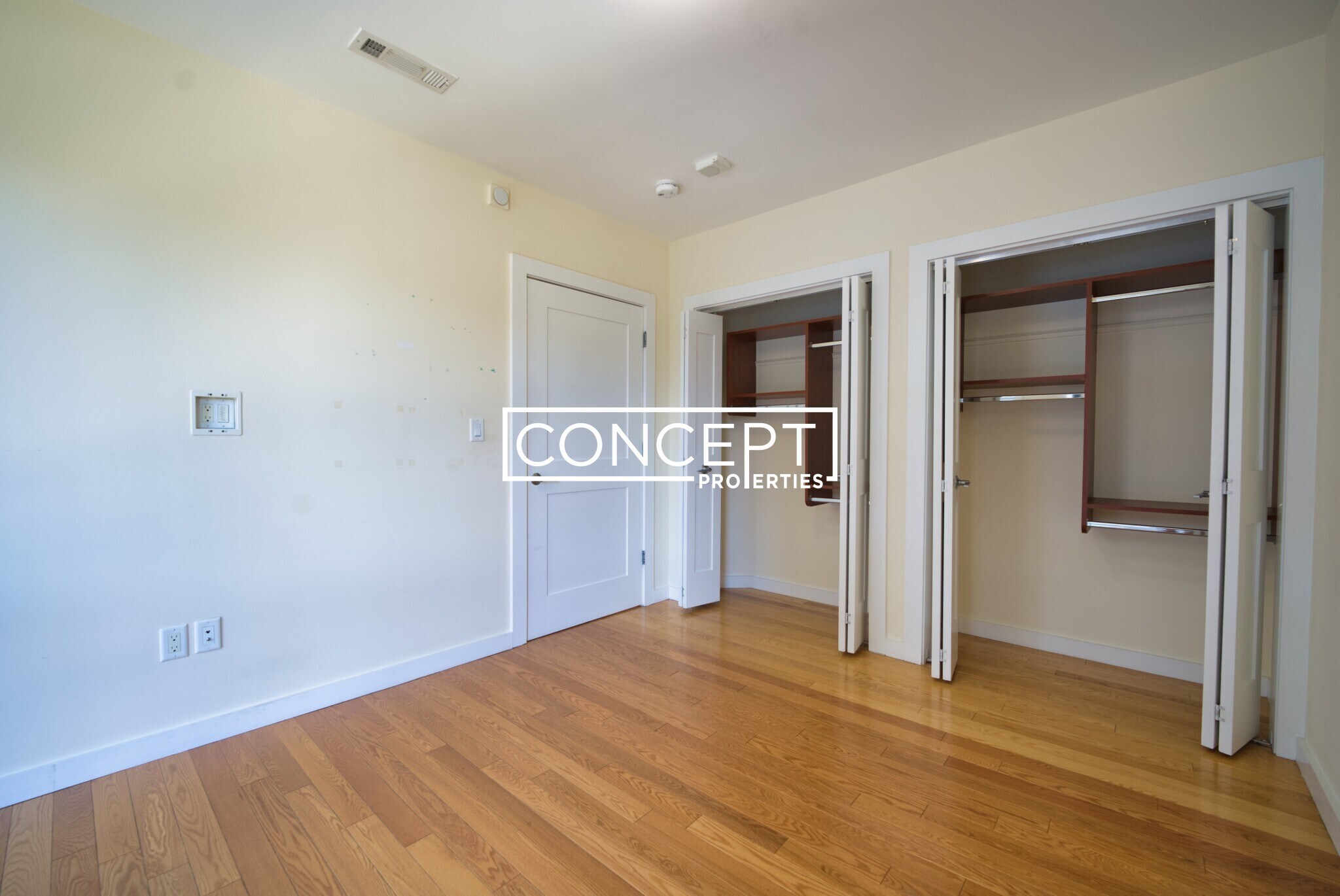 Building Photo - 5 Manor St