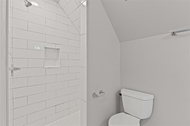 Building Photo - 6008 Bear Creek Dr E