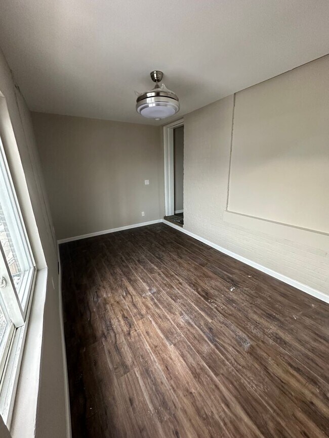 Building Photo - 6109 Jefferson St