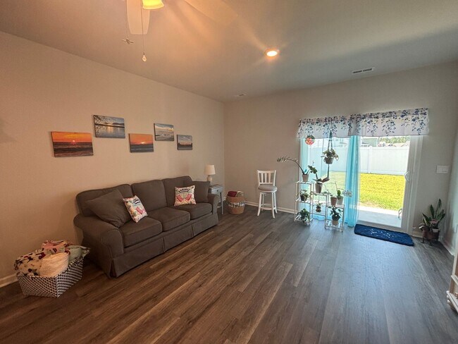 Building Photo - 4266 Coralbead Ln