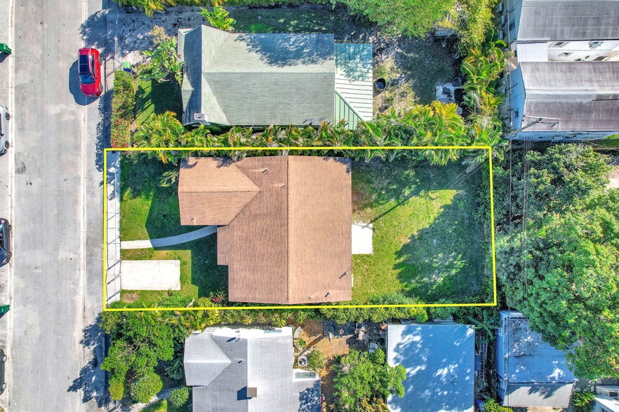 Building Photo - 135 NW 48th Ct