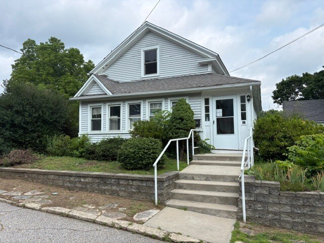 Building Photo - 27 Ash Ave