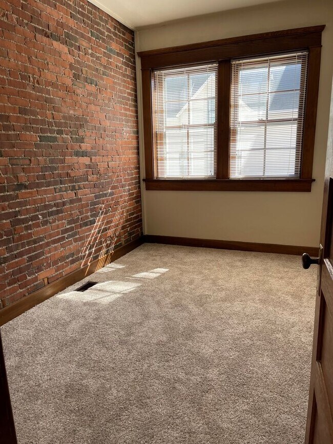 Building Photo - Old World Charm in Near Northside