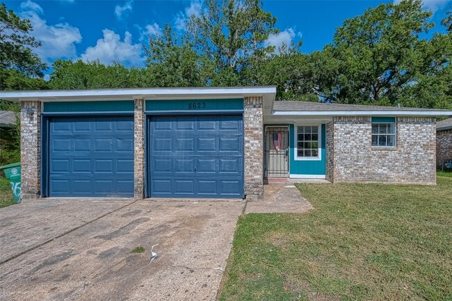 Building Photo - 8623 Valley Forest Dr