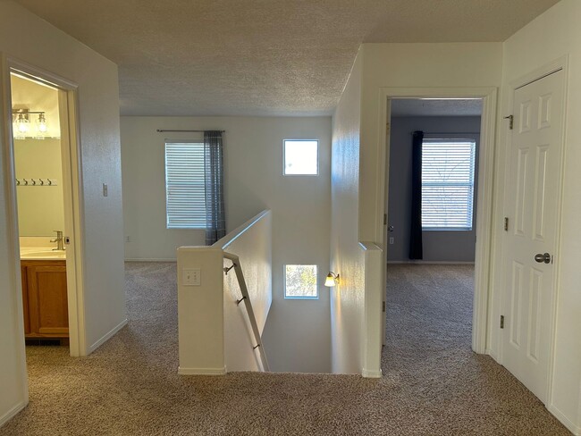 Building Photo - 5 bed / 4 bath | Desirable NW Albuquerque ...