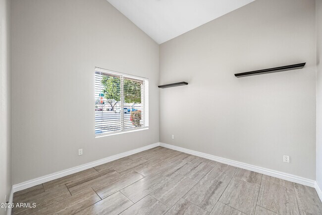 Building Photo - 10614 W Crimson Ln