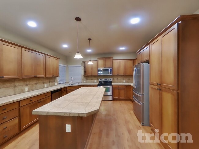 Building Photo - 4422 Logan Dr NE