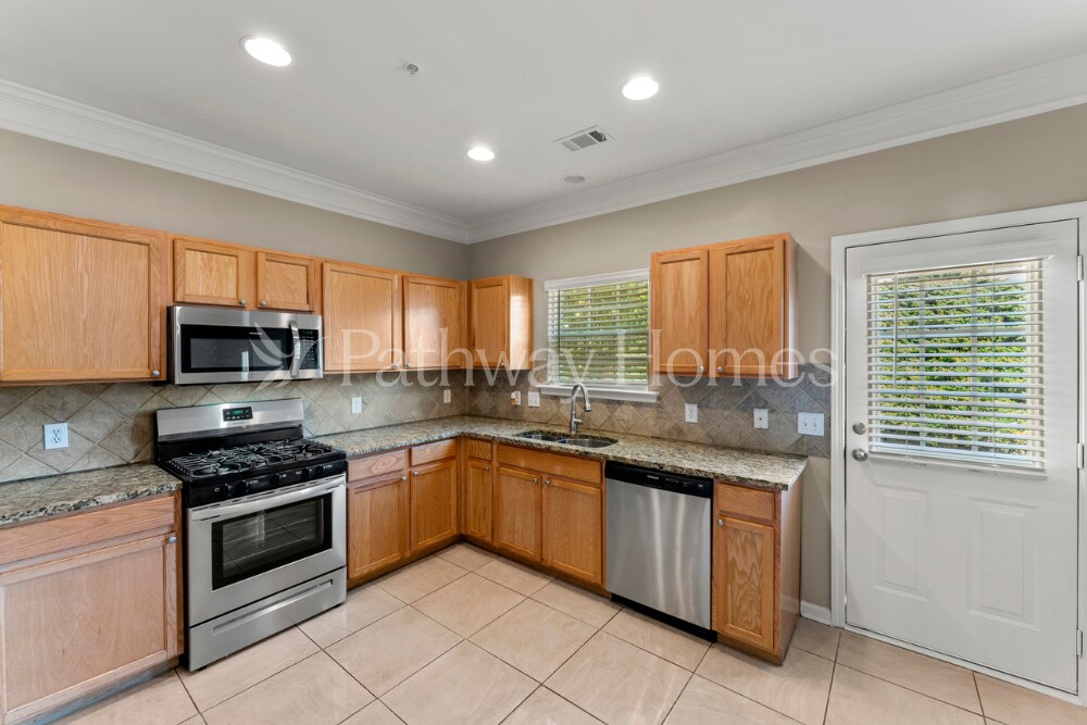 Building Photo - 2059 Appaloosa Way