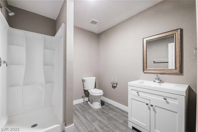 Building Photo - 417 E Merlayne Dr