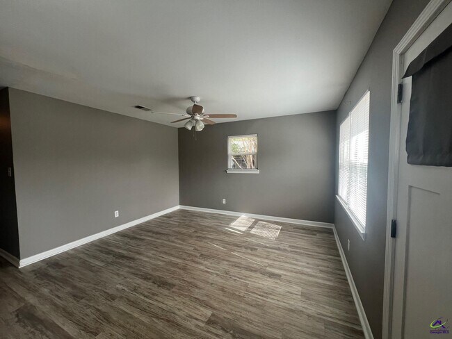 Building Photo - 116 Vickie Dr