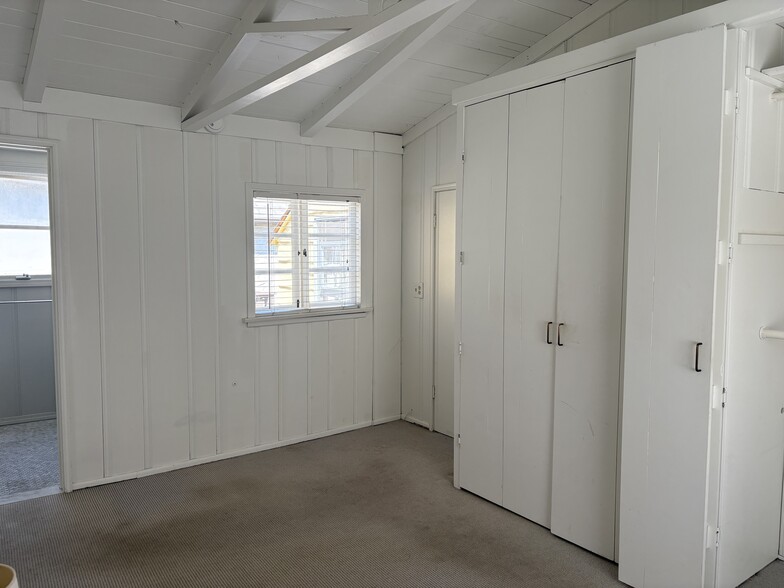 Bedroom - 117 Apolena Ave