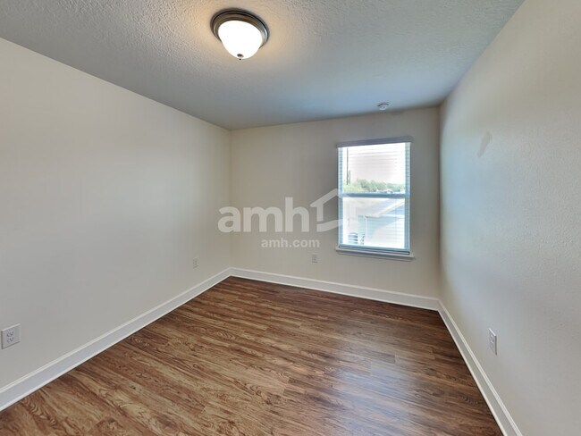 Building Photo - 343 Pine Terrace Dr