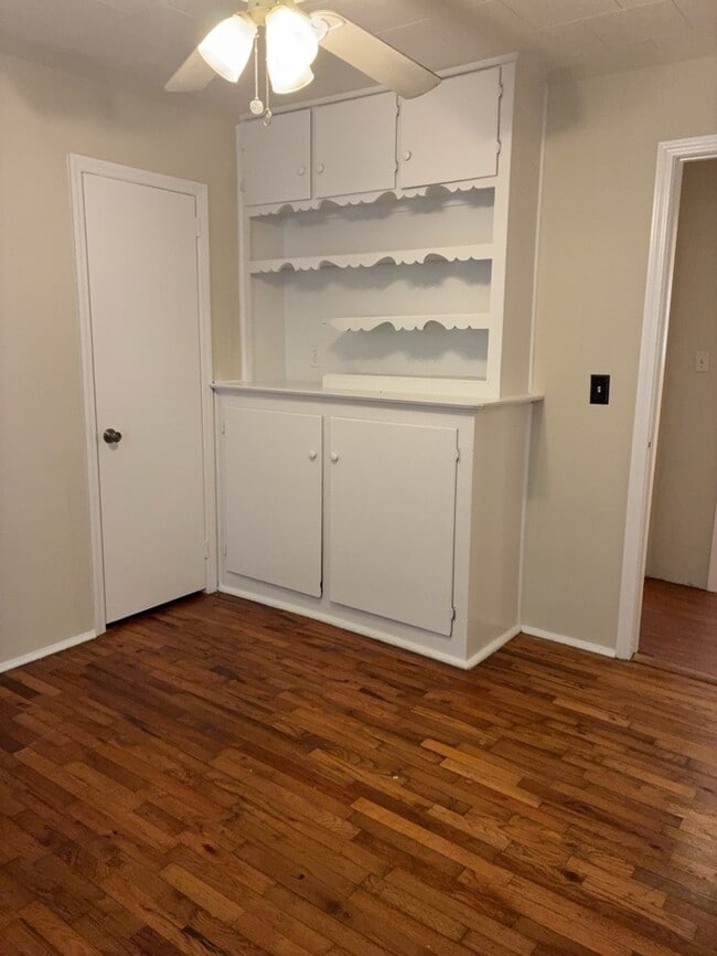 Building Photo - 220 Mauldin St