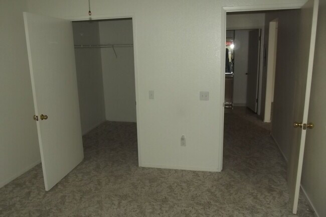 Building Photo - 5415 W Harmon Ave