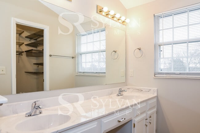 Building Photo - Carve Out a Great Life Here!