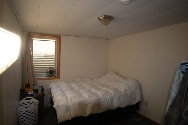 Building Photo - 414 S 12th Ave