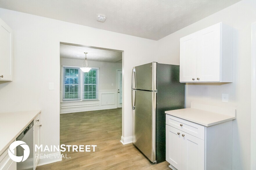 Building Photo - 420 Rosehill Dr