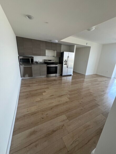 Primary Photo - 1524 NE Miami Pl