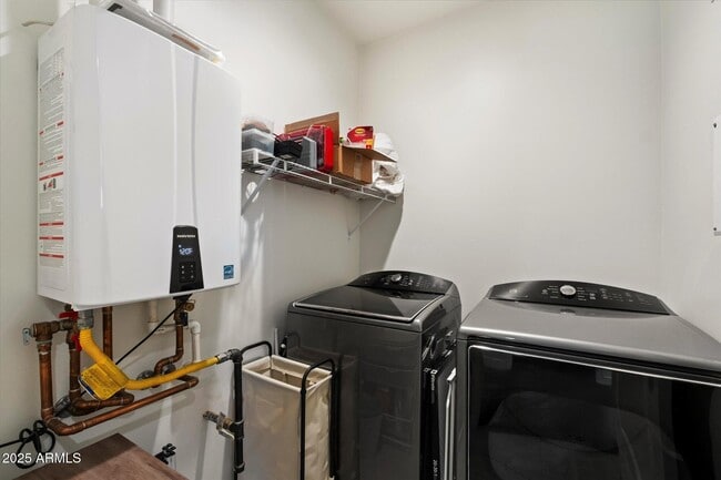 Building Photo - 3030 N 38th St