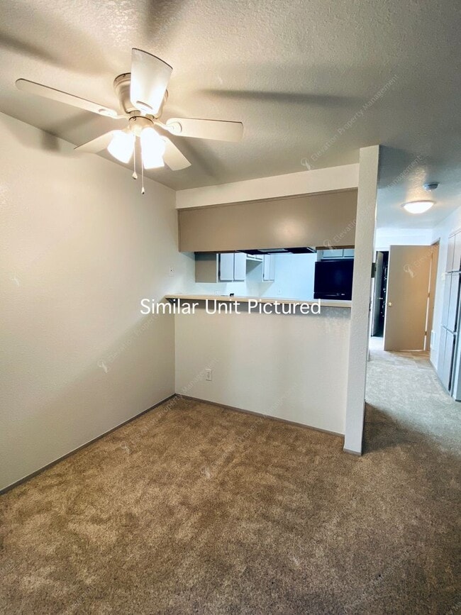 Building Photo - 2810 NE Mesa Ct