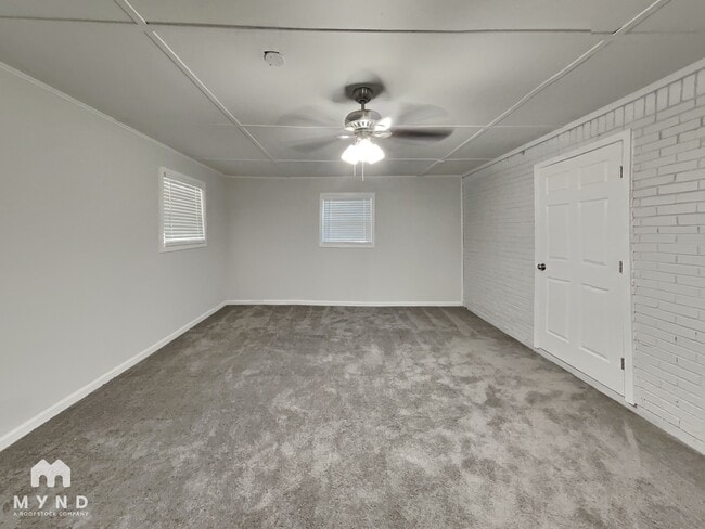 Building Photo - 1371 Stoneham Ct
