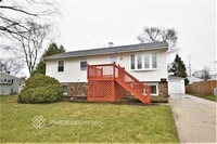 Building Photo - 337 E Fullerton Ave