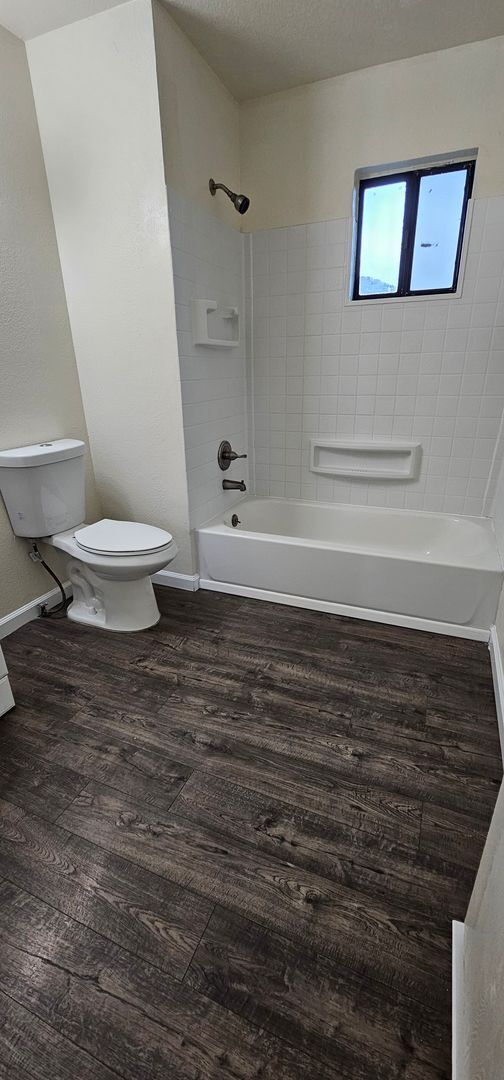 Building Photo - 2 bedroom 1.5 bath TownHome For Rent, North Reno