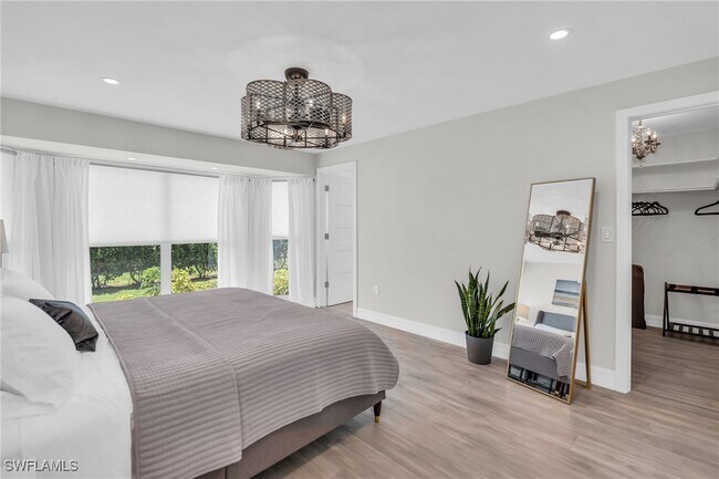 Building Photo - 2649 Longboat Dr