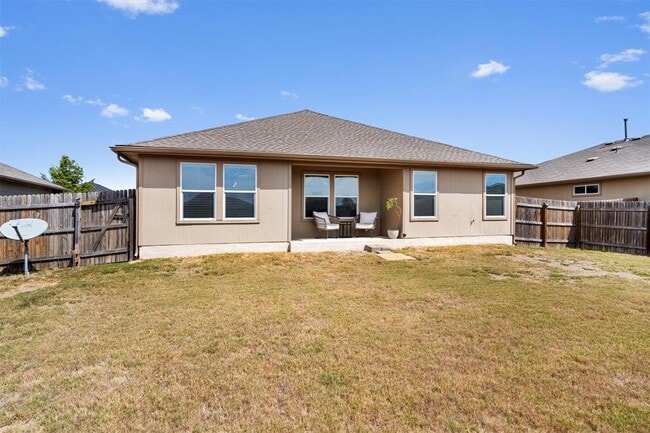Building Photo - 300 Camellia Dr
