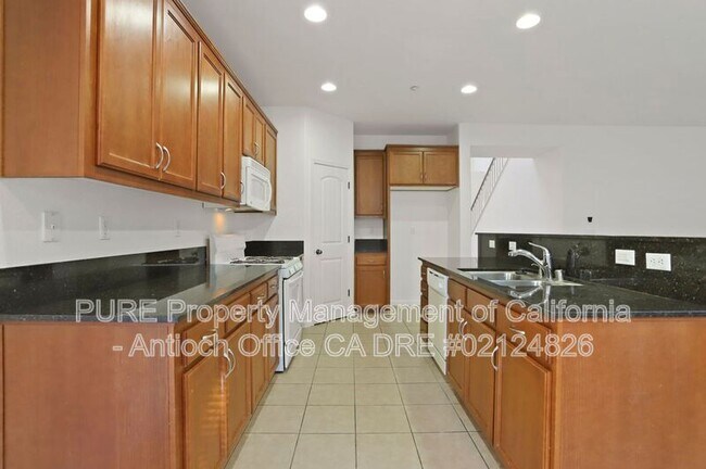 Building Photo - 2446 Mojave Dr