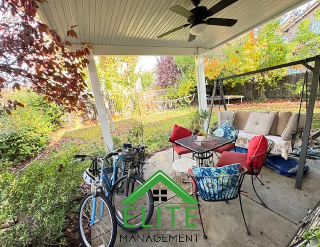 Building Photo - **A beautifully maintained single-family h...