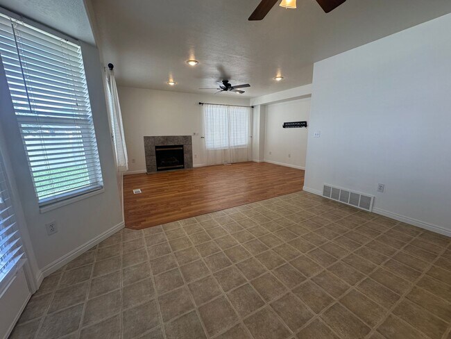 Building Photo - Freshly Painted, New Carpet Throughout - Home For Rent In Springville!!!