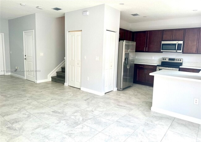 Building Photo - 246 NE 208th Ter