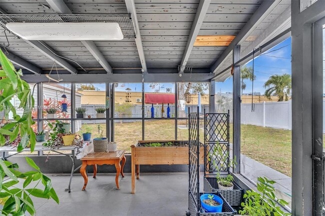 Building Photo - 6781 Franklin St