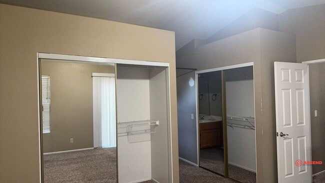 Building Photo - 4 Bedroom Home in Northwest!