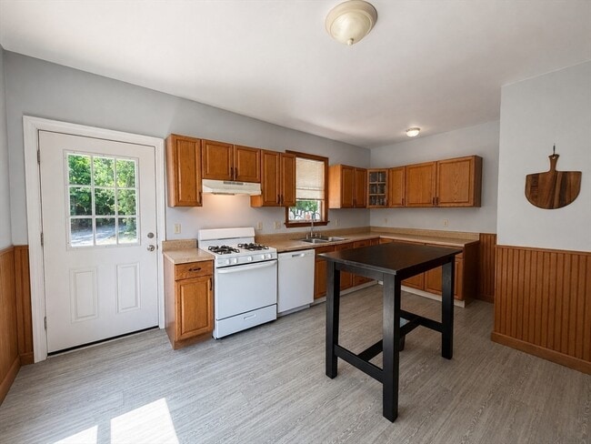 Building Photo - 1 Adirondack Pl